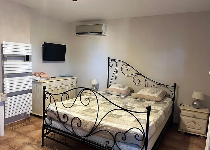 Logement Independant Au Bonheur Cuisine Piscine Clim Proche Centre Village